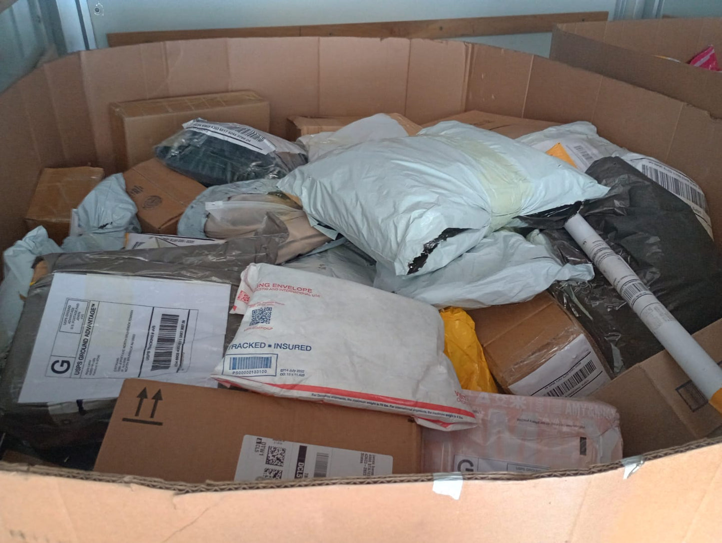 Pallet Hugger Unclaimed Mail Returns Mystery Box -Large-